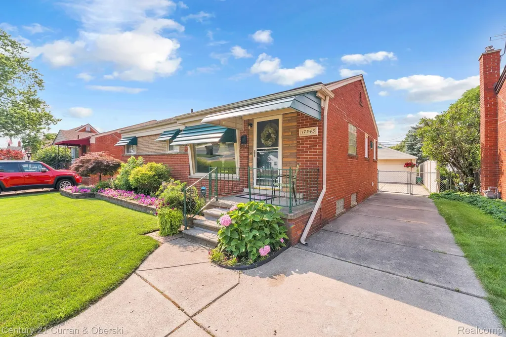 17543 Brody Avenue Allen Park City MI 48101