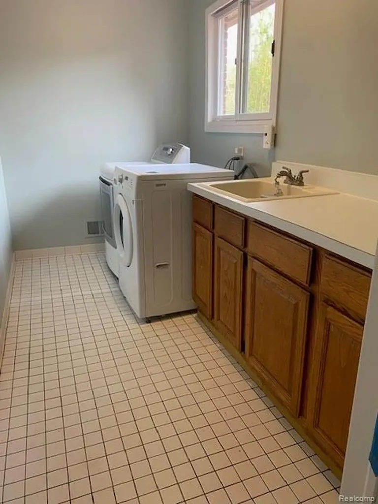 40745 N Northville Trail Northville City MI 48168