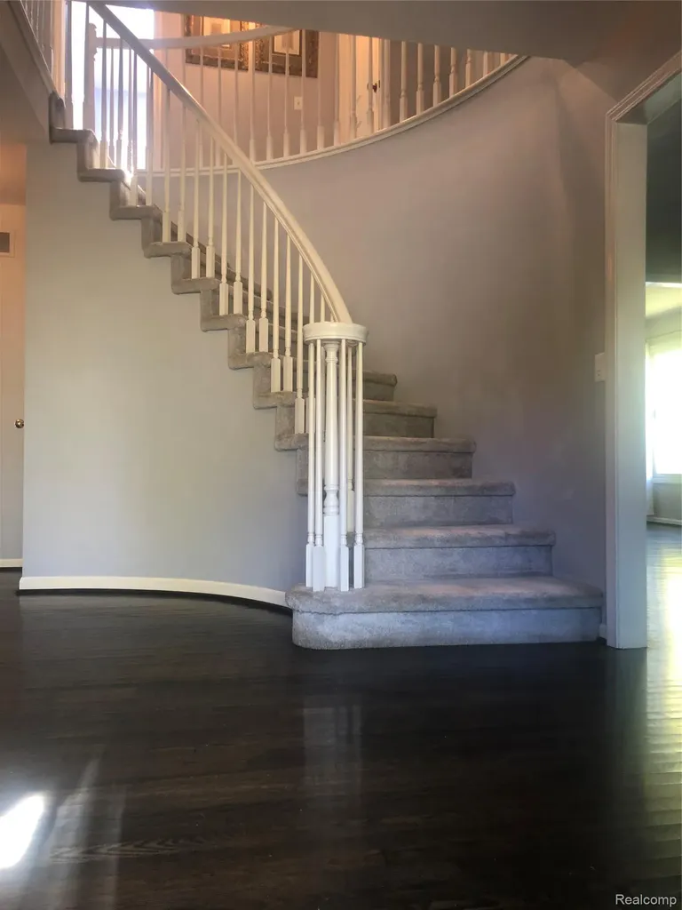 40745 N Northville Trail Northville City MI 48168
