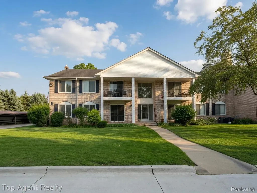 14211 Ivanhoe Drive Sterling Heights City MI 48312
