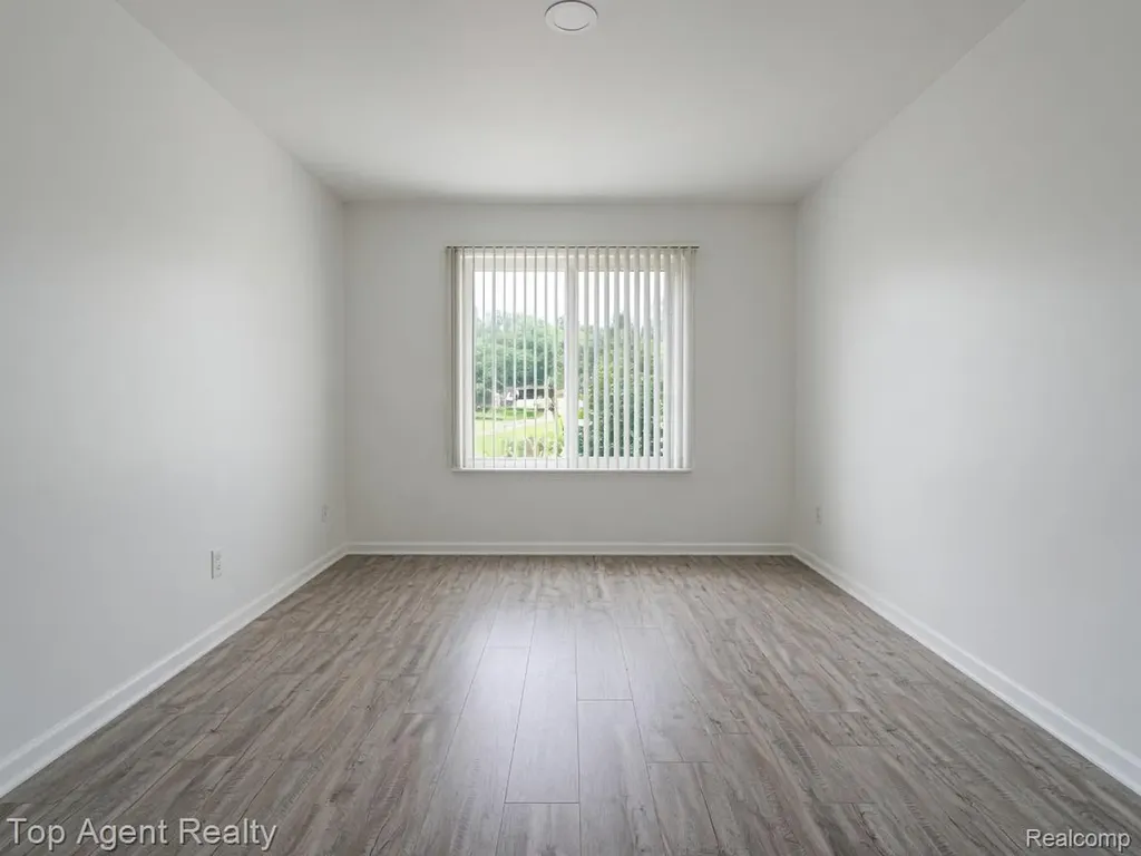 14211 Ivanhoe Drive Sterling Heights City MI 48312