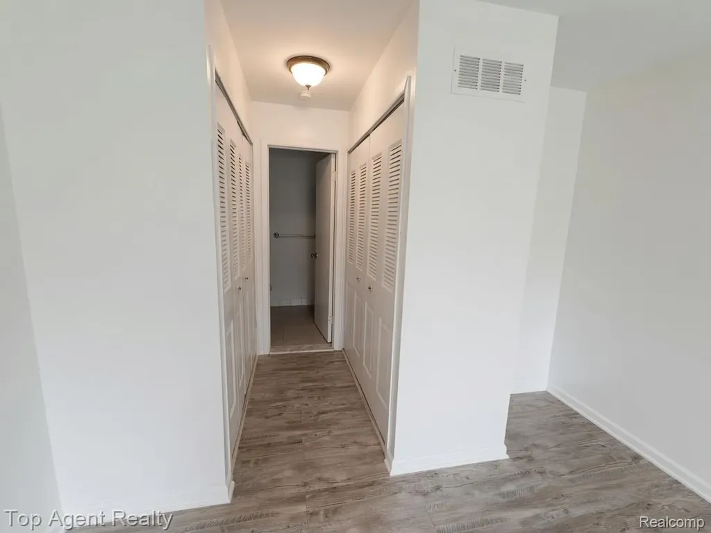 14211 Ivanhoe Drive Sterling Heights City MI 48312