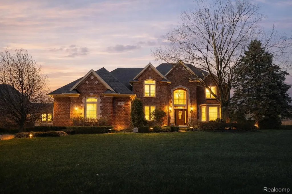 54182 Queensborough Drive Shelby Charter Township MI 48315