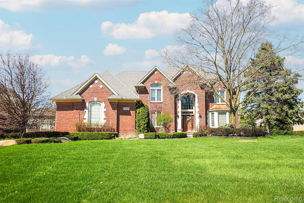 54182 Queensborough Drive Shelby Charter Township MI 48315