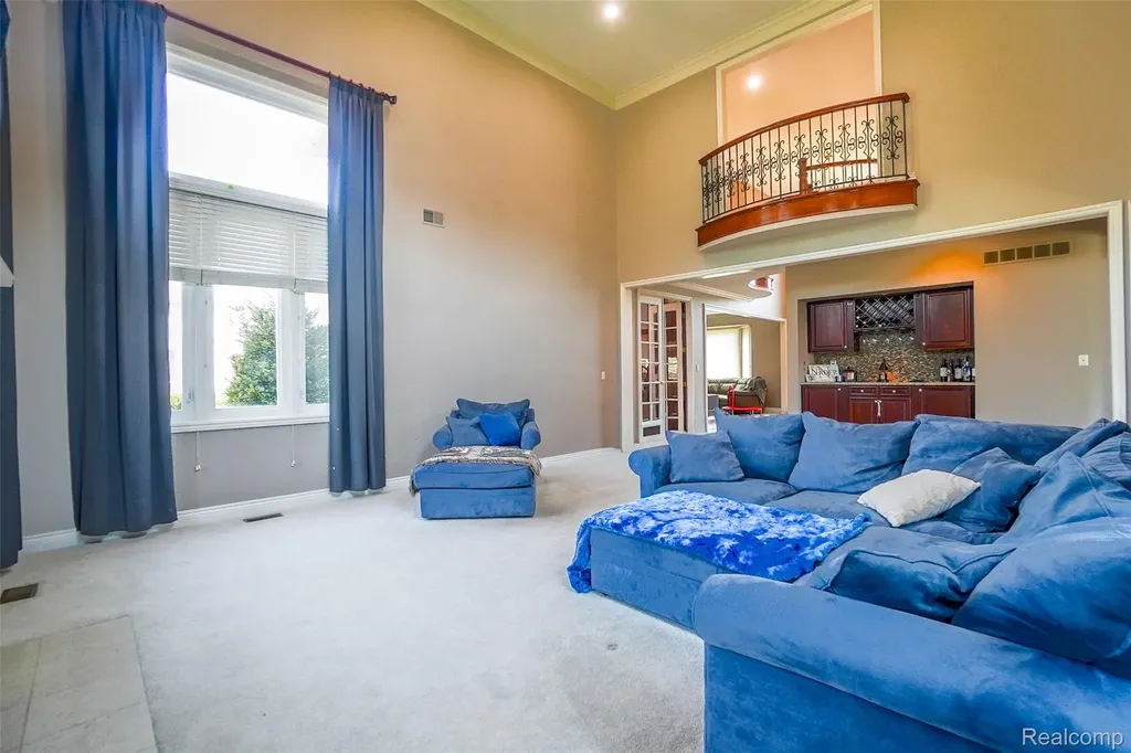 54182 Queensborough Drive Shelby Charter Township MI 48315