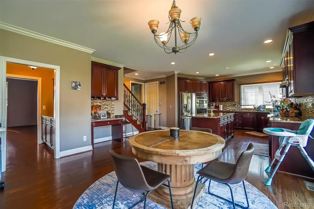 54182 Queensborough Drive Shelby Charter Township MI 48315