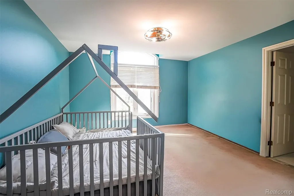 54182 Queensborough Drive Shelby Charter Township MI 48315