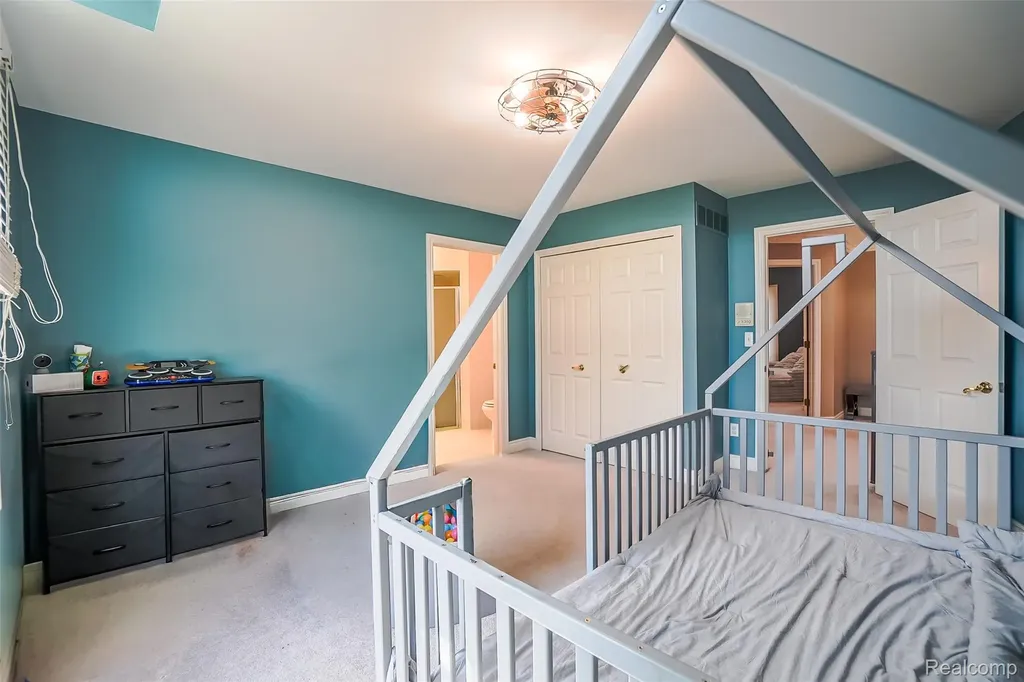 54182 Queensborough Drive Shelby Charter Township MI 48315
