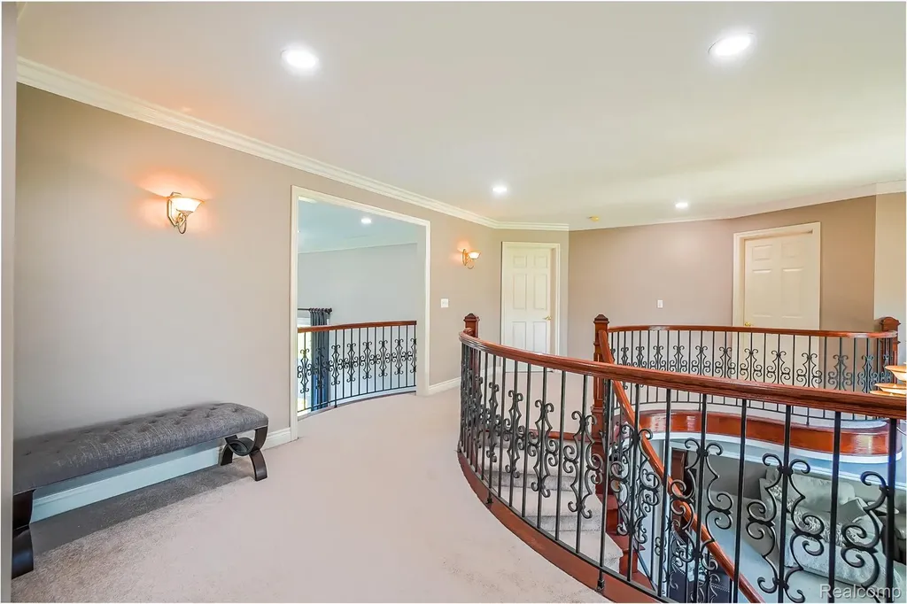 54182 Queensborough Drive Shelby Charter Township MI 48315