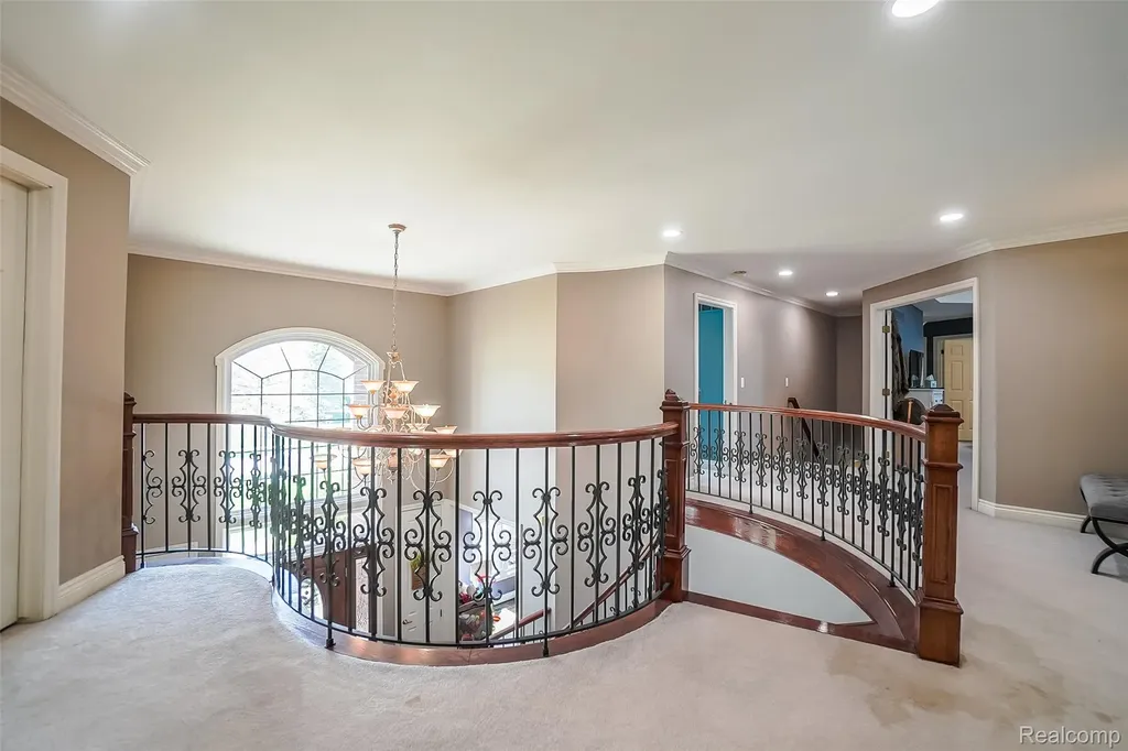 54182 Queensborough Drive Shelby Charter Township MI 48315