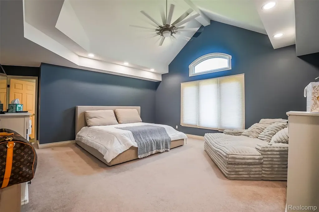 54182 Queensborough Drive Shelby Charter Township MI 48315
