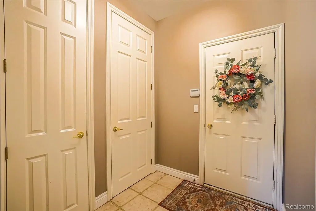 54182 Queensborough Drive Shelby Charter Township MI 48315