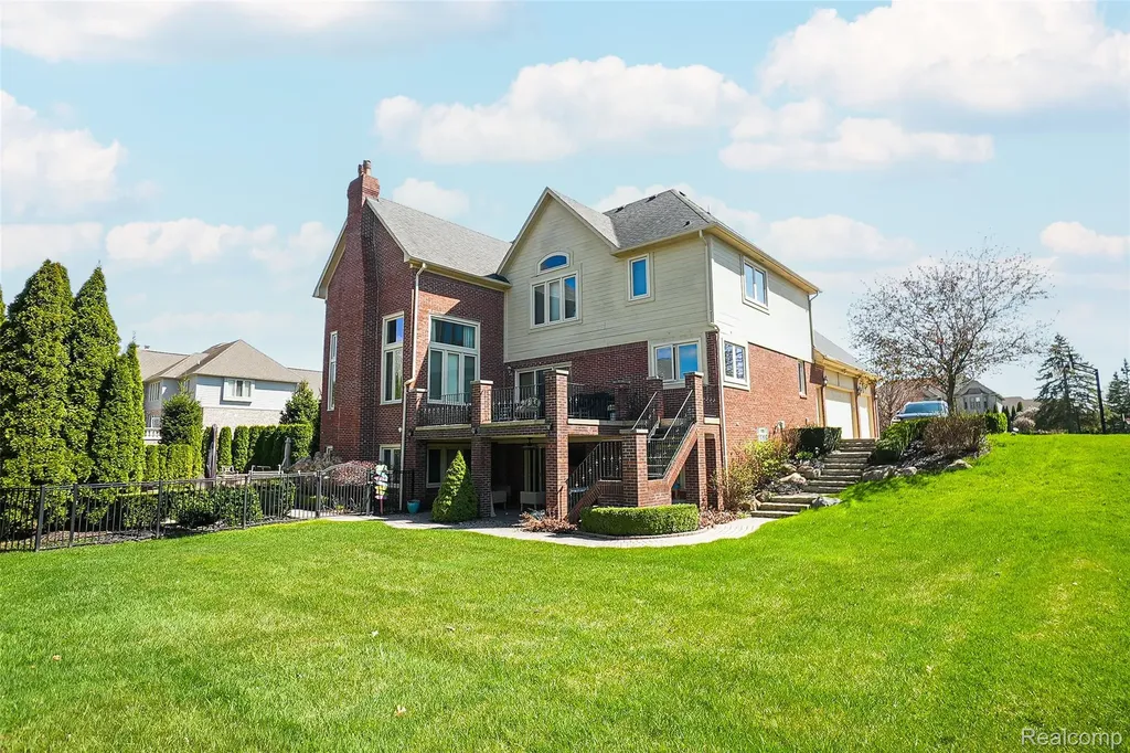 54182 Queensborough Drive Shelby Charter Township MI 48315