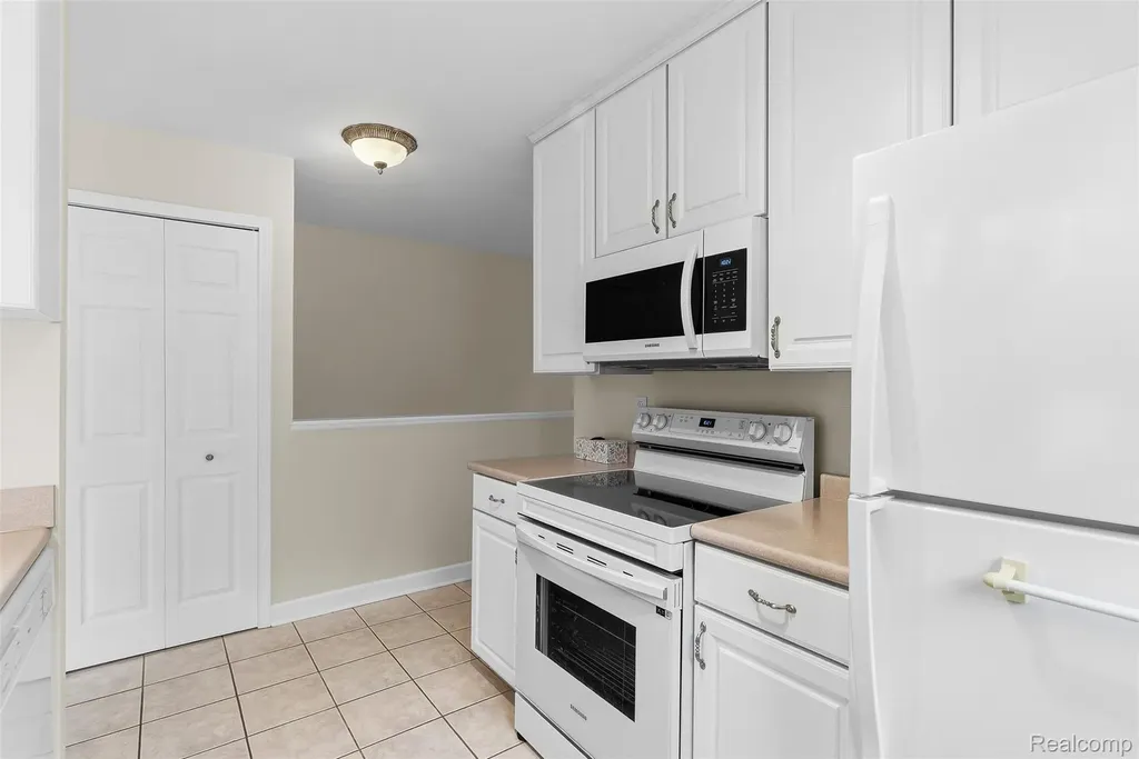 7027 Stratford Lane Flushing Charter Township MI 48433