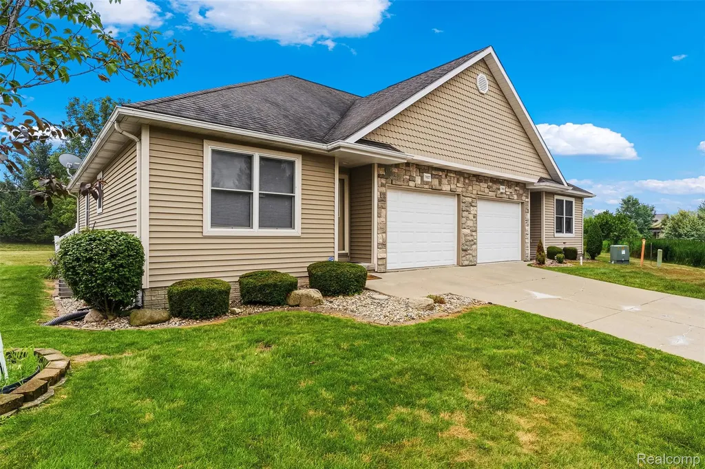 7027 Stratford Lane Flushing Charter Township MI 48433
