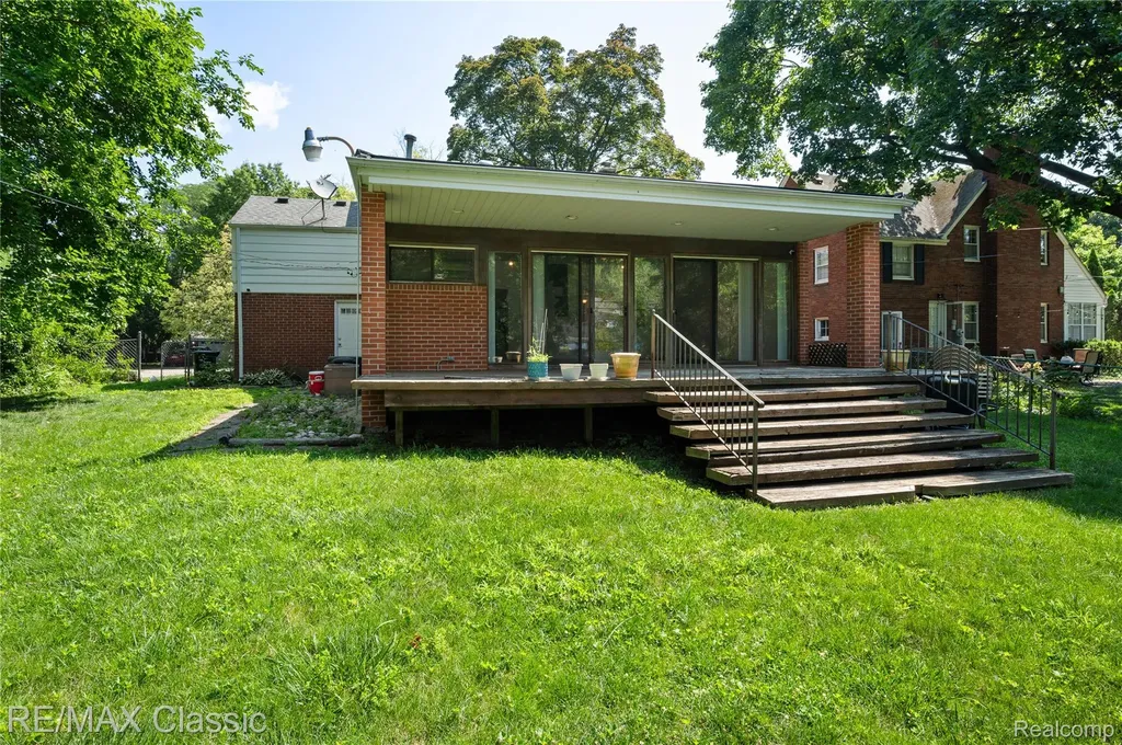 28411 Eldorado Place Lathrup Village City MI 48076
