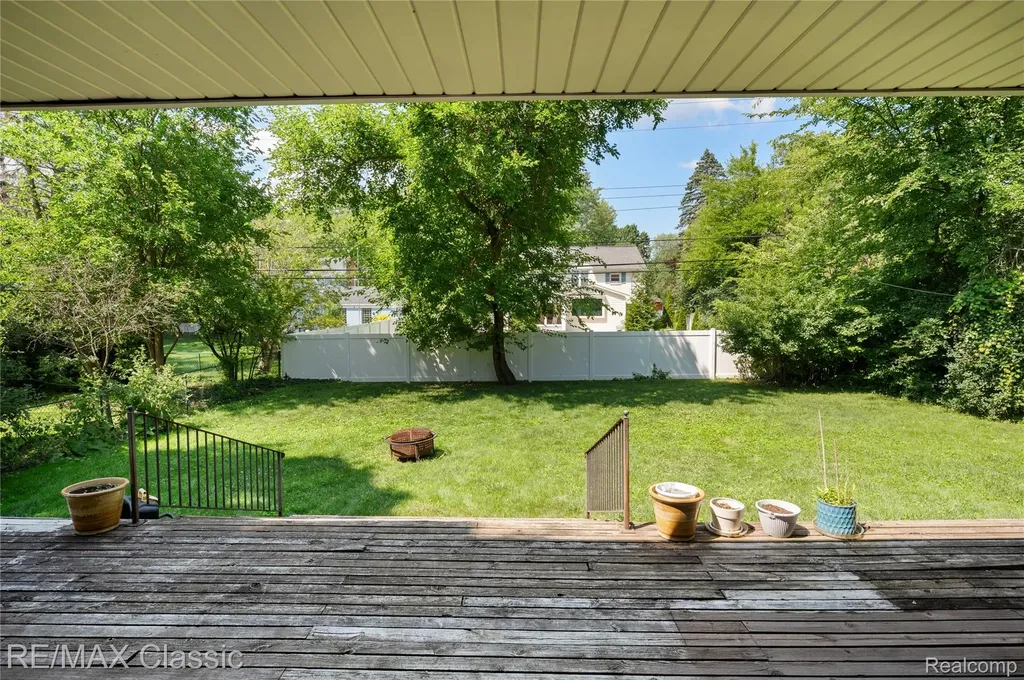 28411 Eldorado Place Lathrup Village City MI 48076