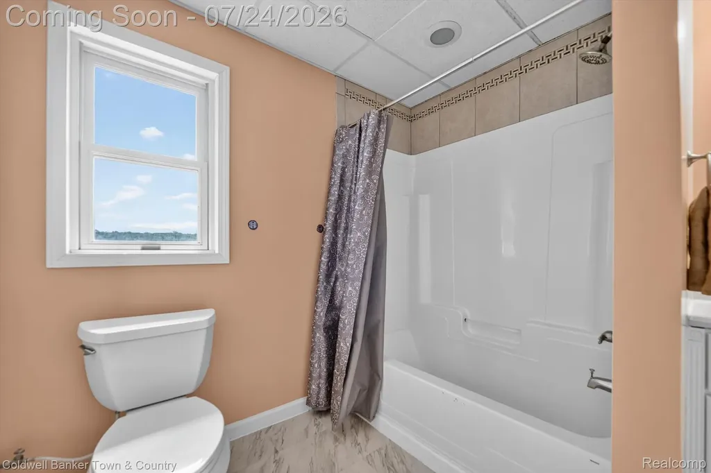 8175 Farley Road Putnam Township MI 48169