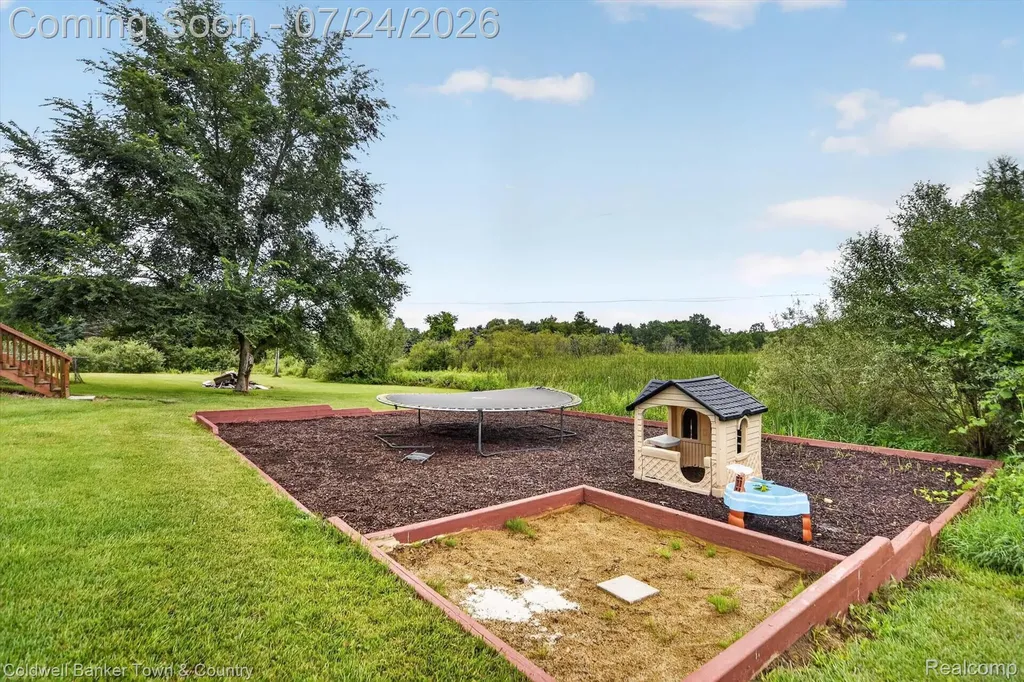 8175 Farley Road Putnam Township MI 48169