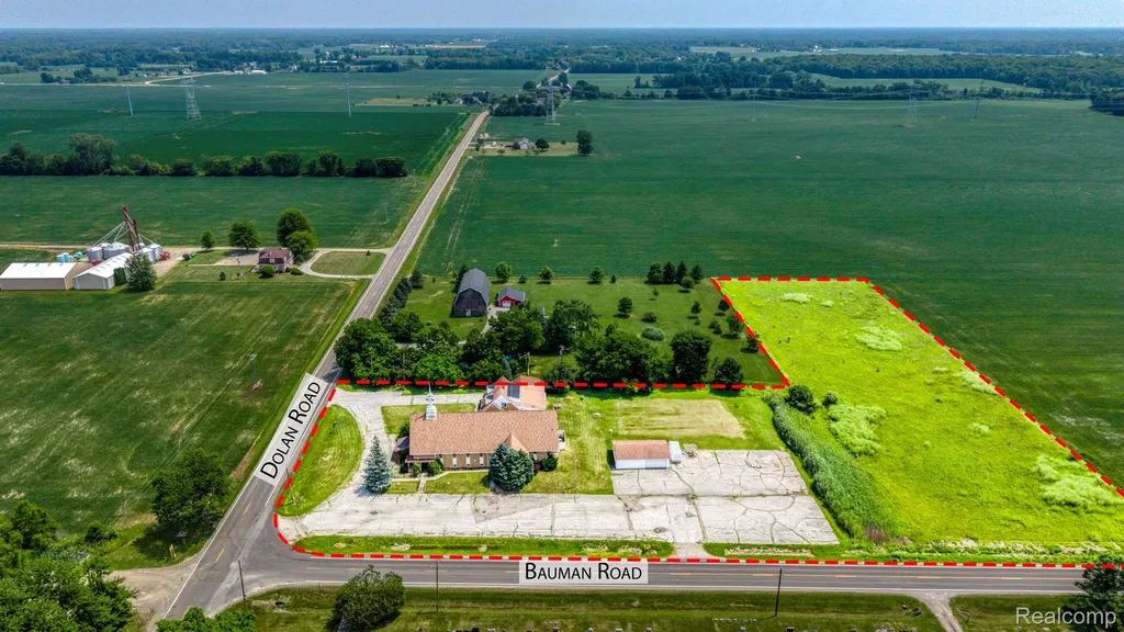 9735 Dolan Road Columbus Township MI 48063