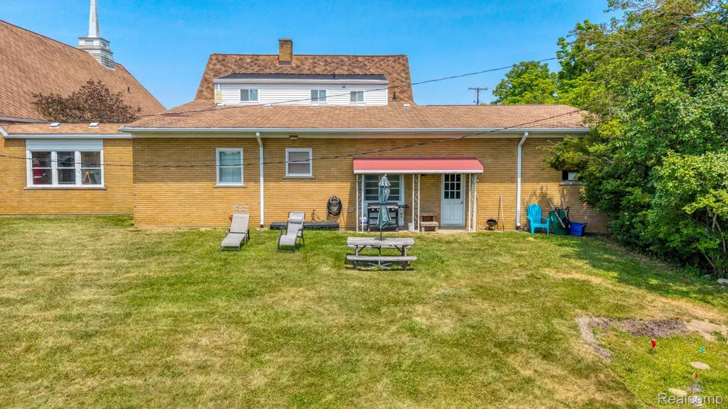 9735 Dolan Road Columbus Township MI 48063