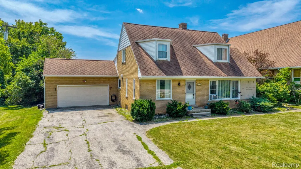 9735 Dolan Road Columbus Township MI 48063