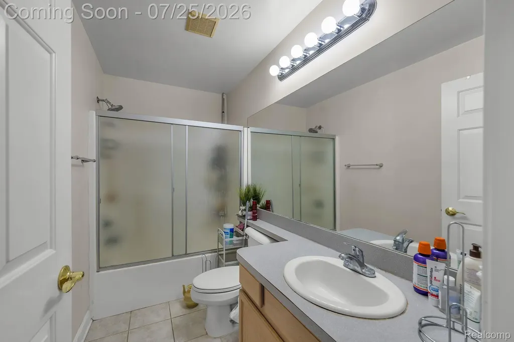 26923 Pepperwood Drive Woodhaven City MI 48183