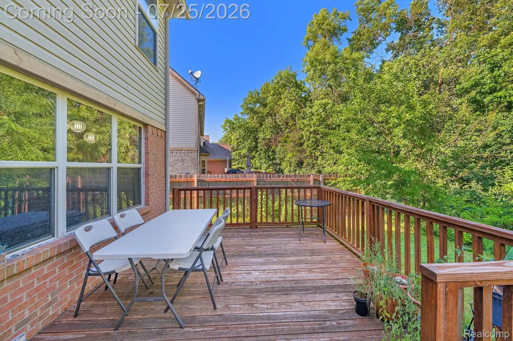 26923 Pepperwood Drive Woodhaven City MI 48183