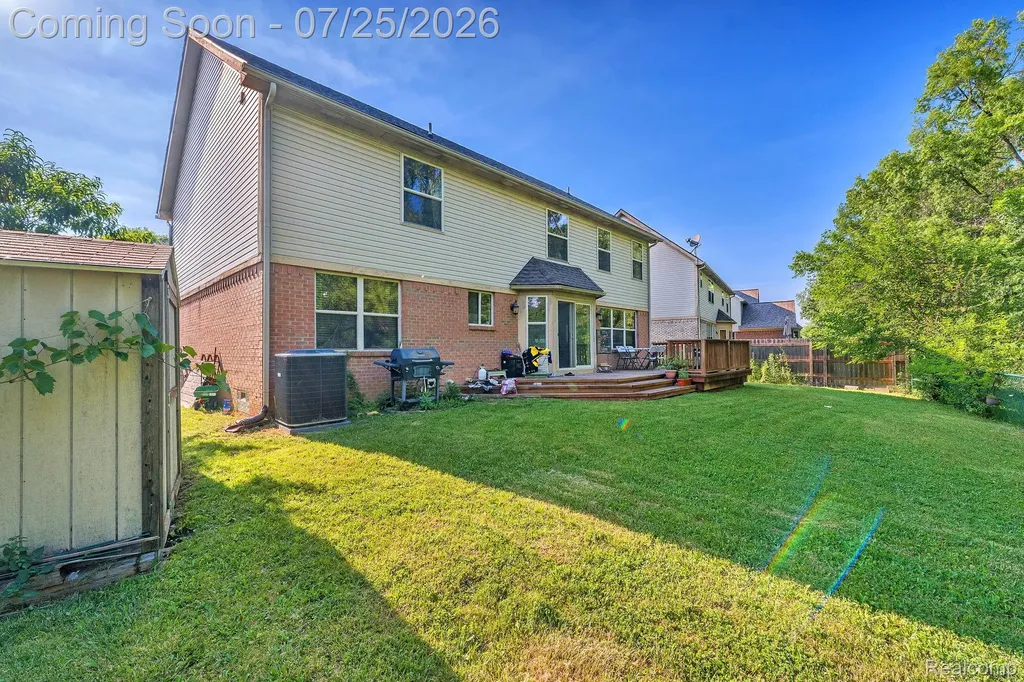 26923 Pepperwood Drive Woodhaven City MI 48183
