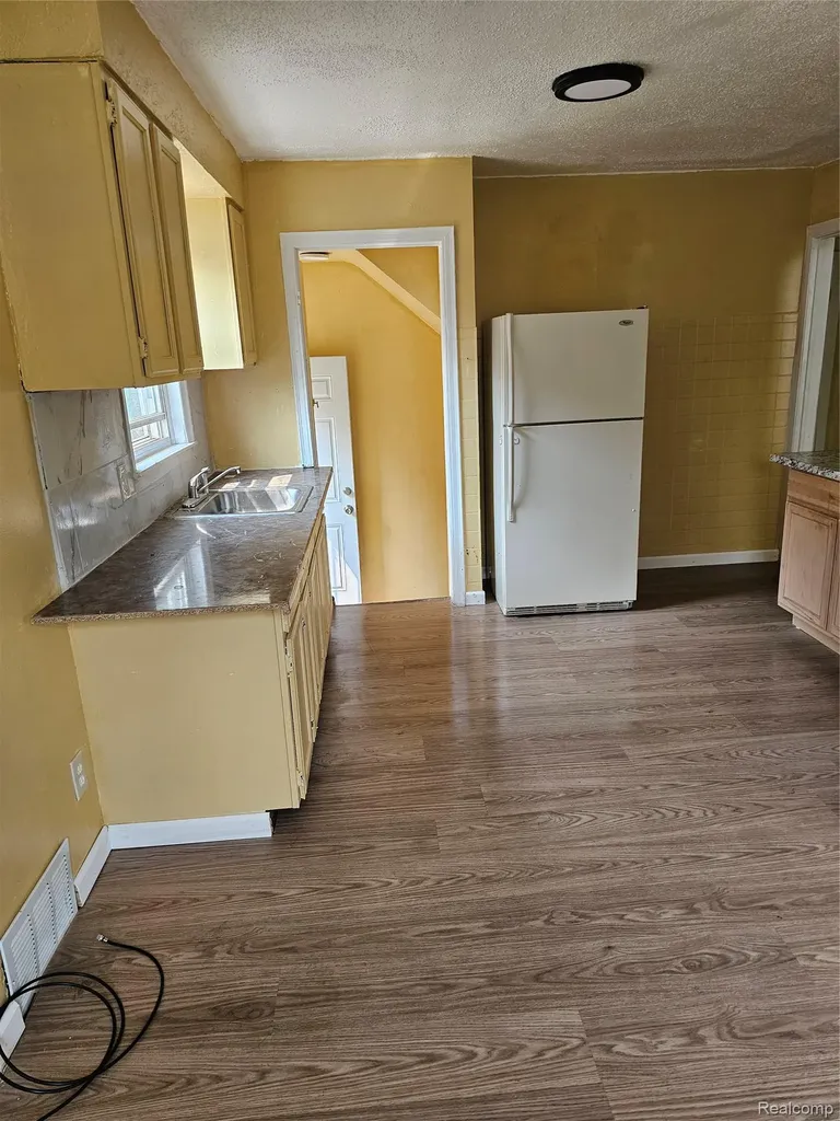 6027 Charles Street Detroit City MI 48212