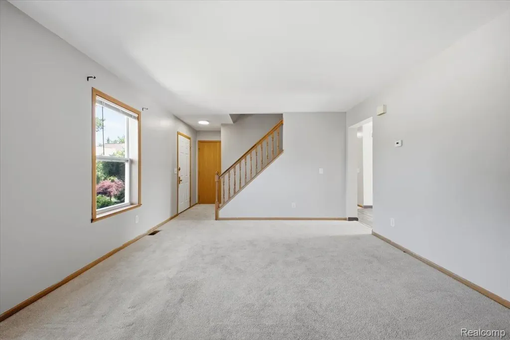 879 Barren Oaks Drive Pontiac City MI 48341