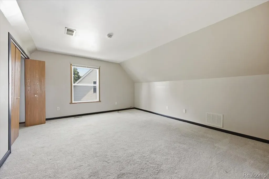 879 Barren Oaks Drive Pontiac City MI 48341
