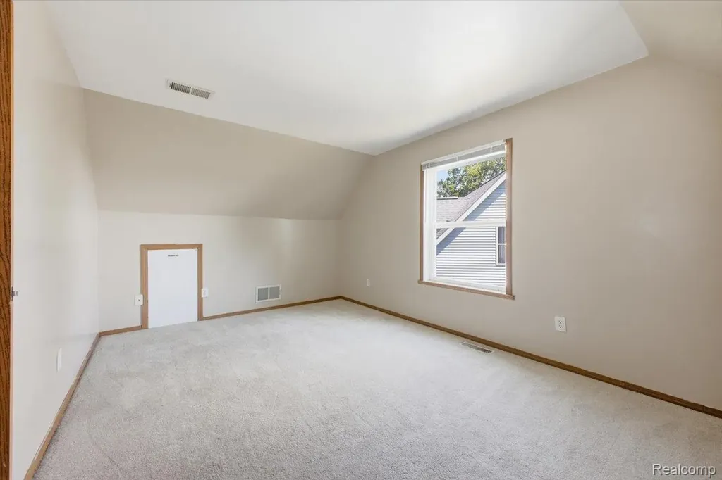 879 Barren Oaks Drive Pontiac City MI 48341