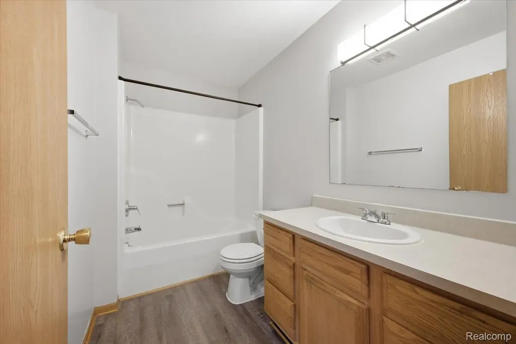 879 Barren Oaks Drive Pontiac City MI 48341