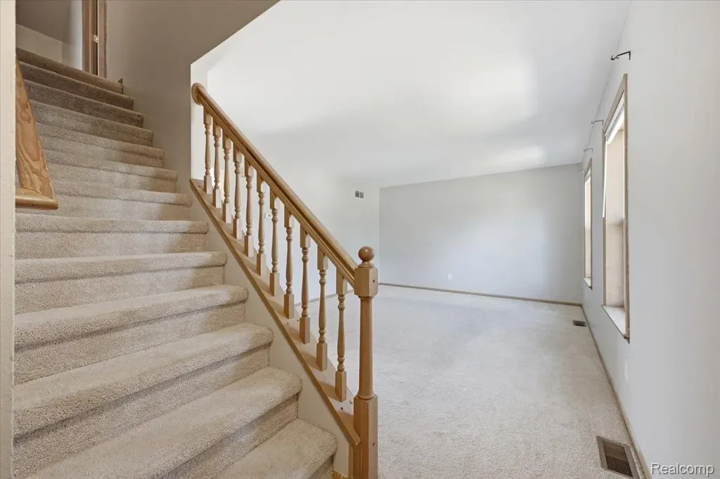 879 Barren Oaks Drive Pontiac City MI 48341