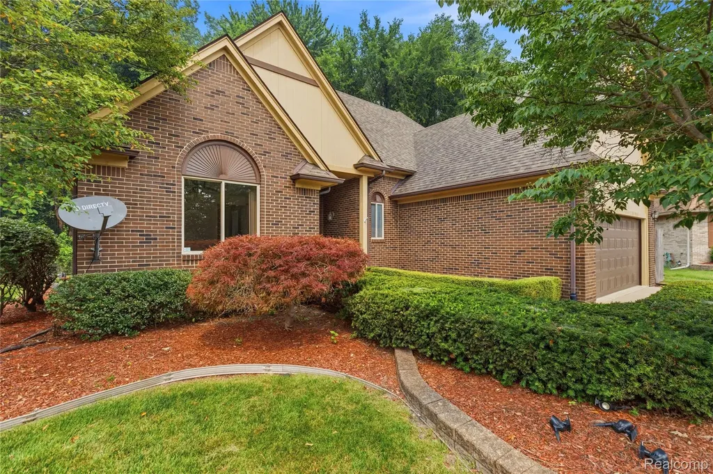 48053 Mill Creek Court Chesterfield Township MI 48047