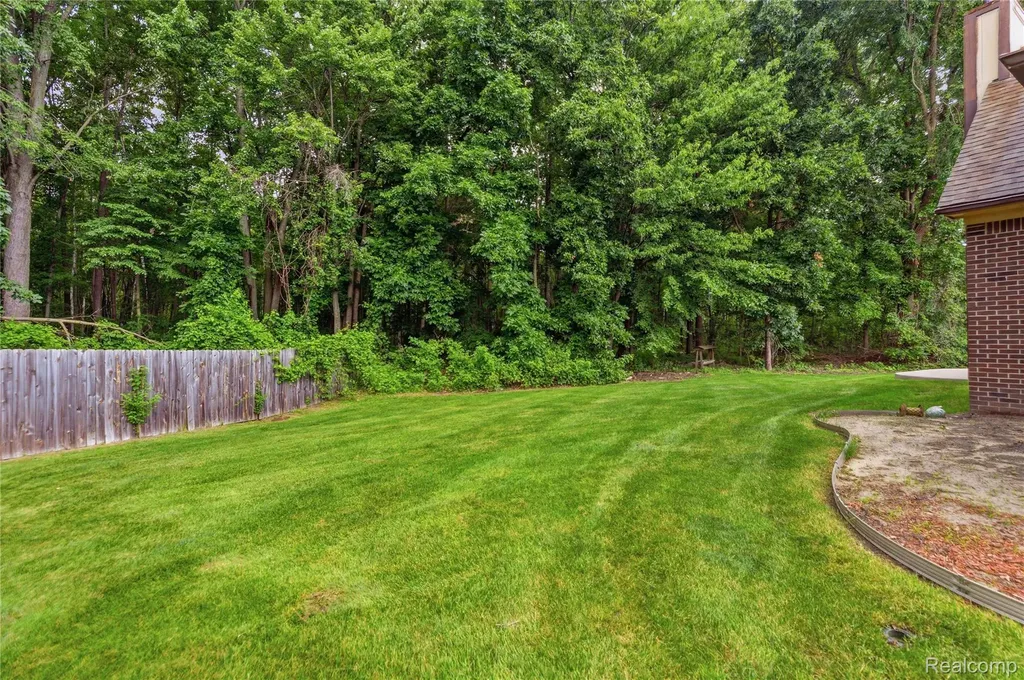 48053 Mill Creek Court Chesterfield Township MI 48047