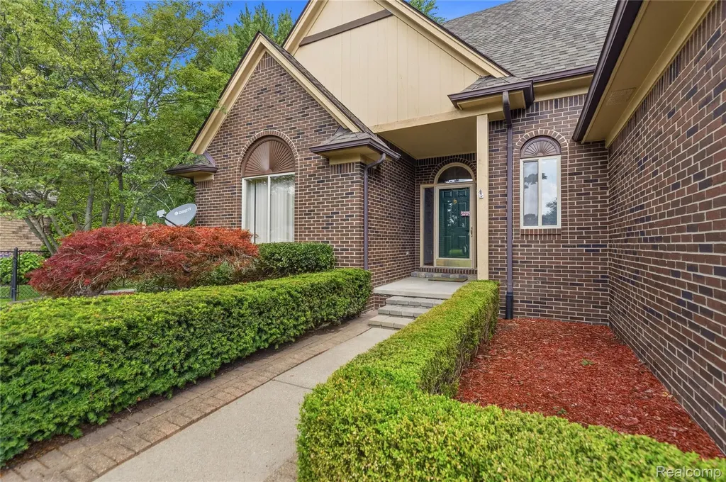 48053 Mill Creek Court Chesterfield Township MI 48047
