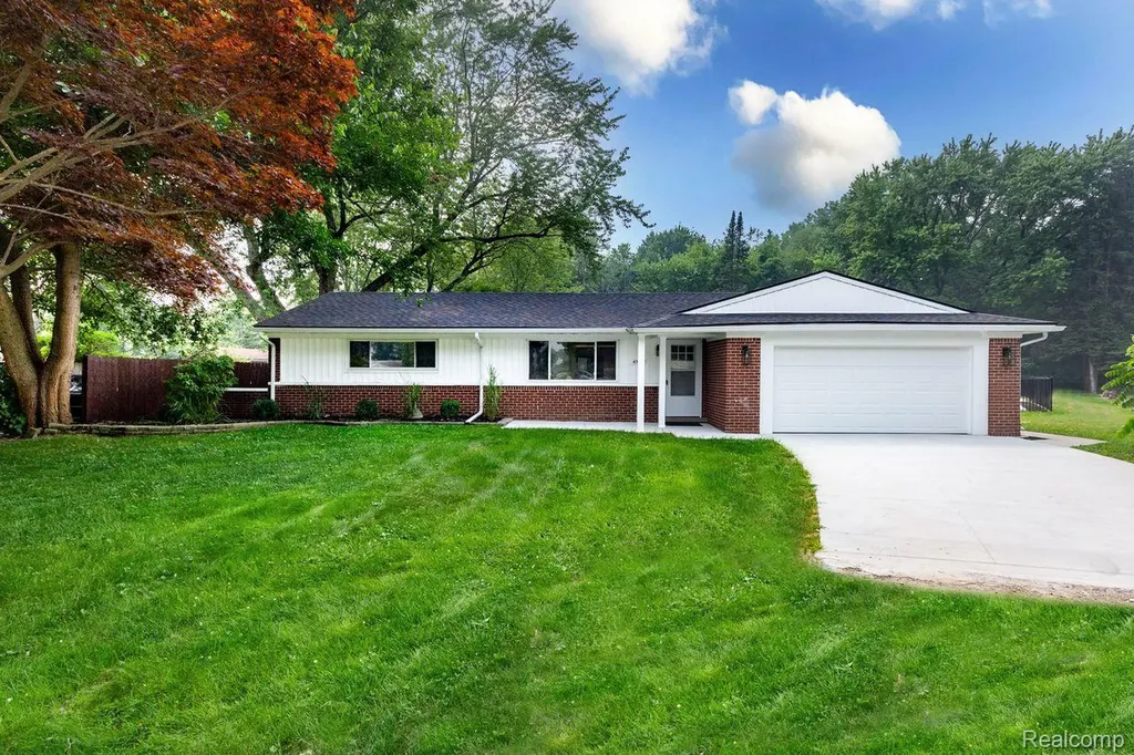 45471 Abington Circle Macomb Township MI 48042
