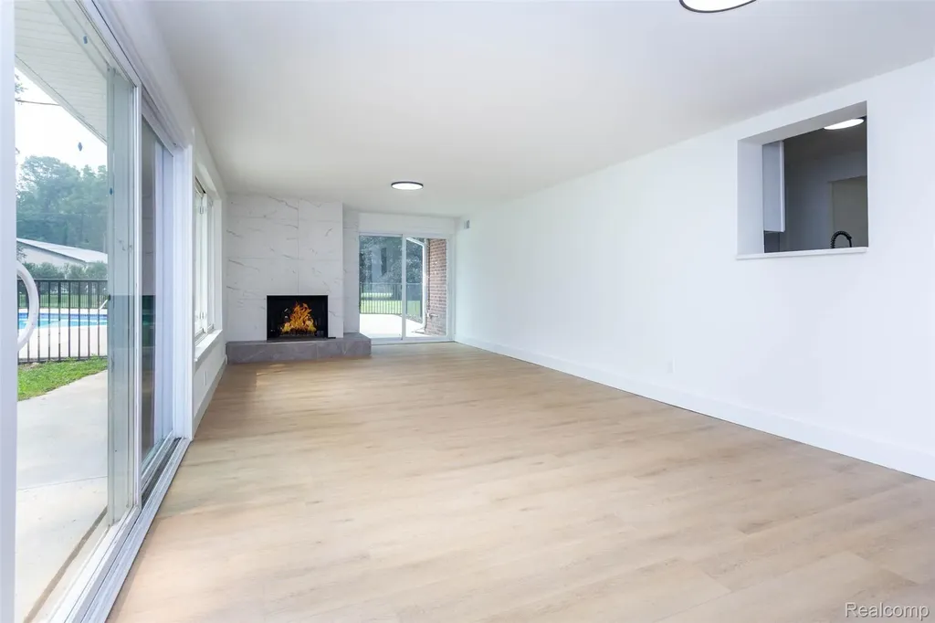 45471 Abington Circle Macomb Township MI 48042