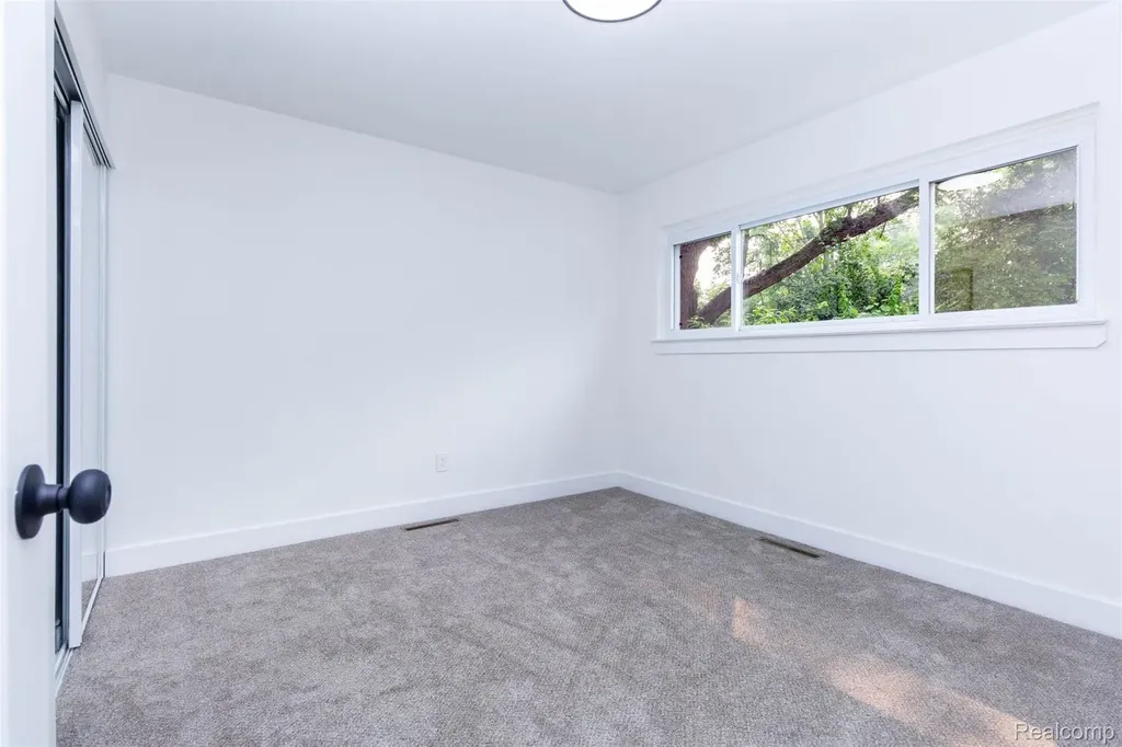 45471 Abington Circle Macomb Township MI 48042