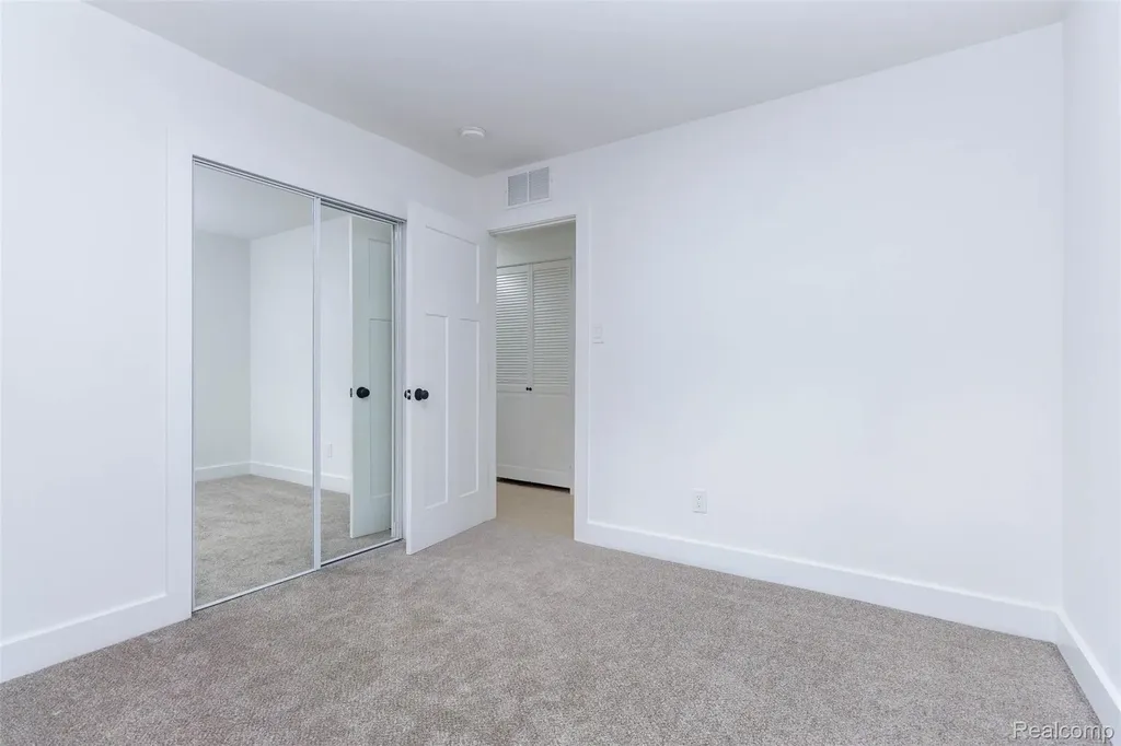 45471 Abington Circle Macomb Township MI 48042