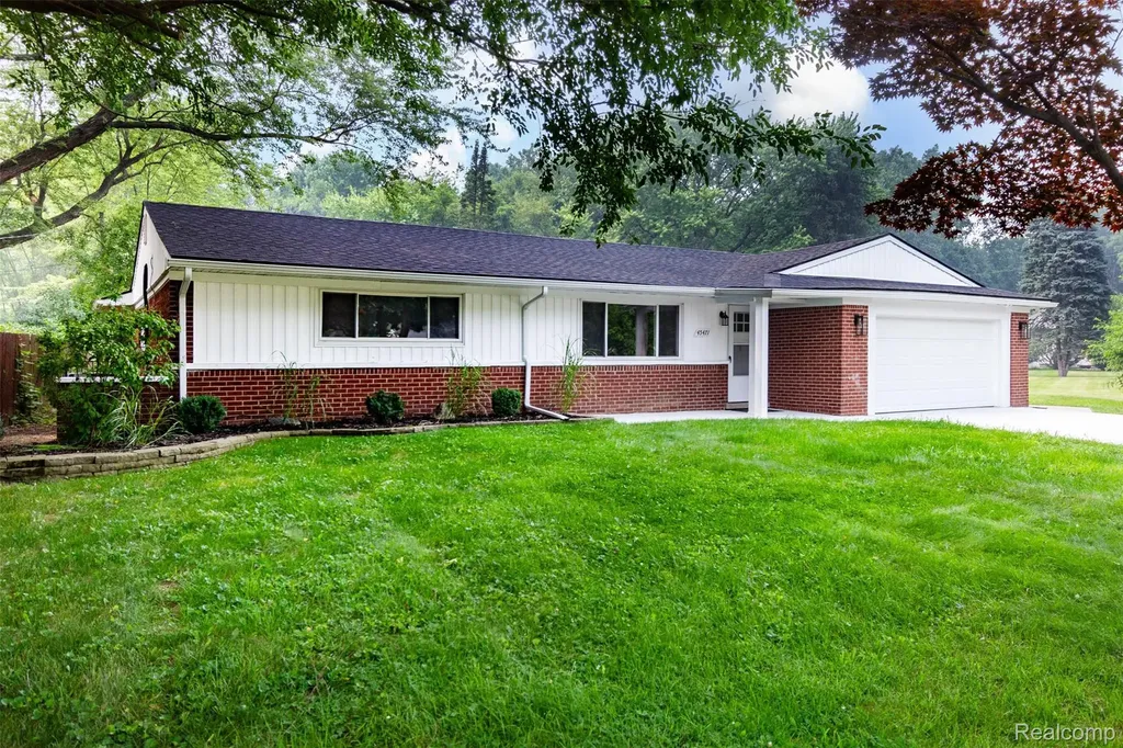 45471 Abington Circle Macomb Township MI 48042
