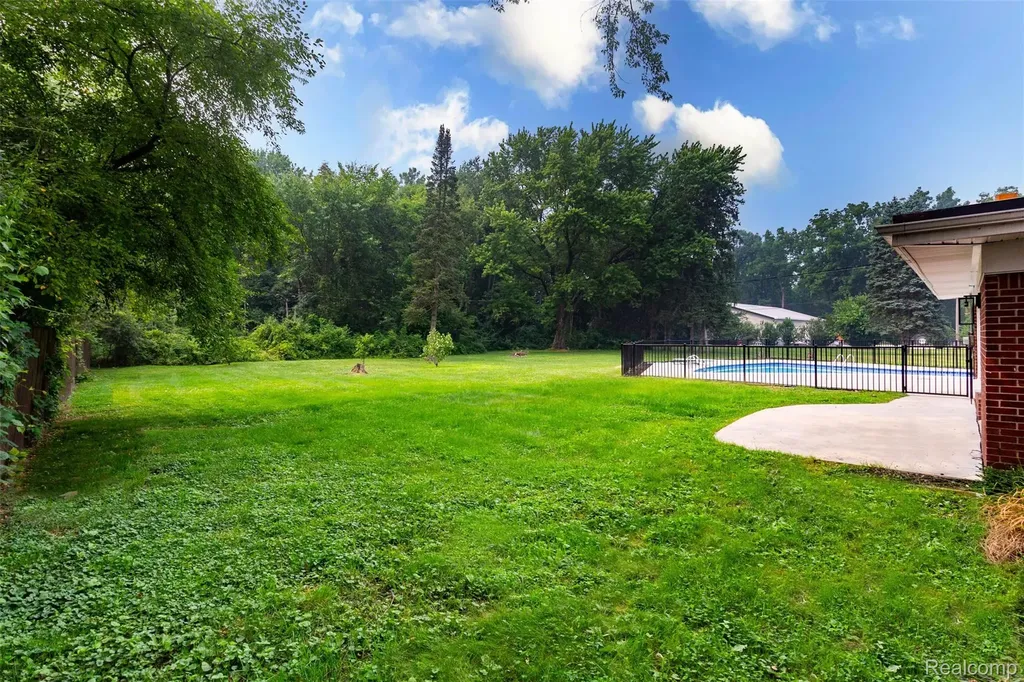 45471 Abington Circle Macomb Township MI 48042