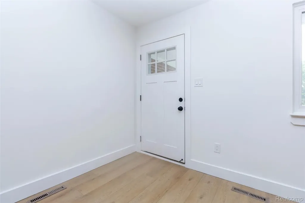 45471 Abington Circle Macomb Township MI 48042