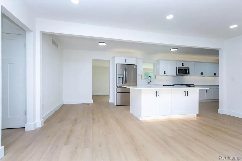 45471 Abington Circle Macomb Township MI 48042