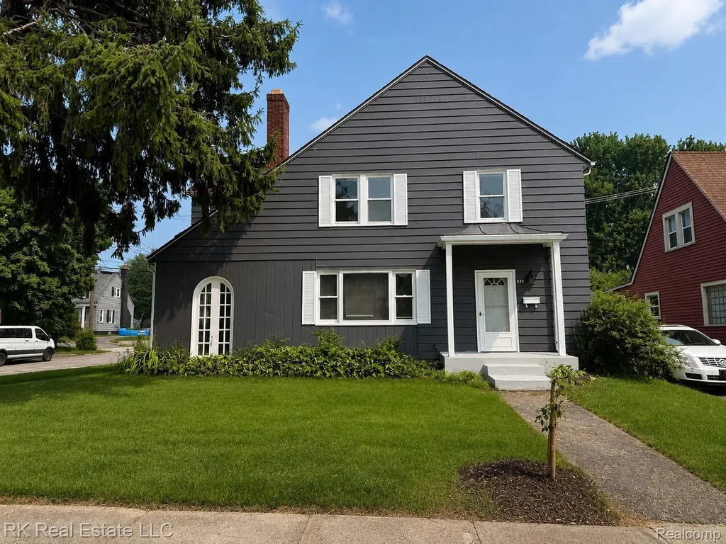 890 Spence Street Pontiac City MI 48340