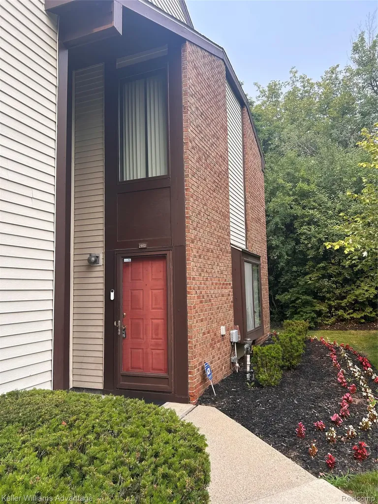 24417 Evergreen Road Southfield City MI 48075