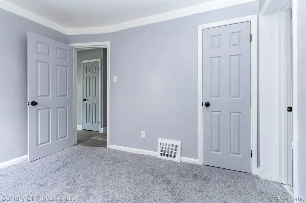 9037 Longacre Street Detroit City MI 48228