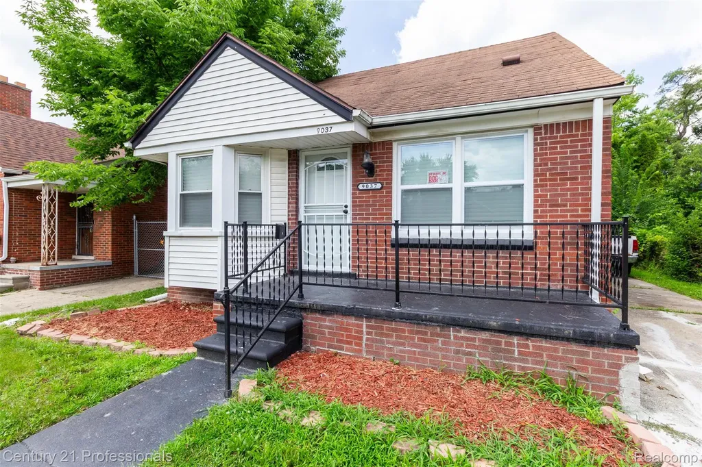 9037 Longacre Street Detroit City MI 48228